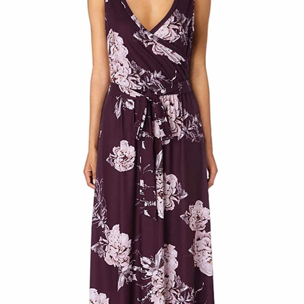 Beautiful floor length purple flowered dress with removable belt.
